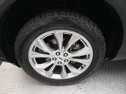 Used 2023 Ford Explorer XLT w/ Equipment Group 202A AWD/4WD image 28