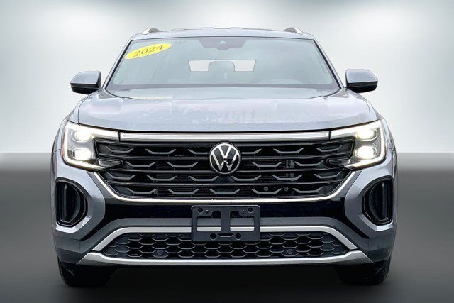 Used 2024 Volkswagen Atlas Cross Sport SE AWD/4WD image 2