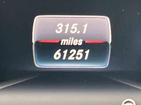 Used 2017 Mercedes-Benz SL 550 image 7