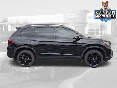 Certified 2024 Honda Passport Black Edition image 5
