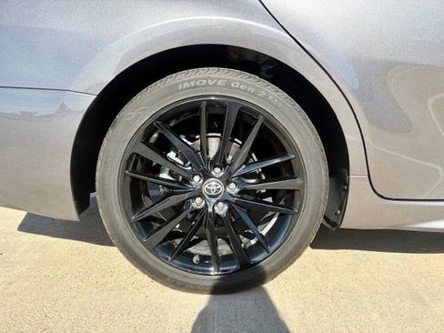 Used 2023 Toyota Camry XSE FWD image 9