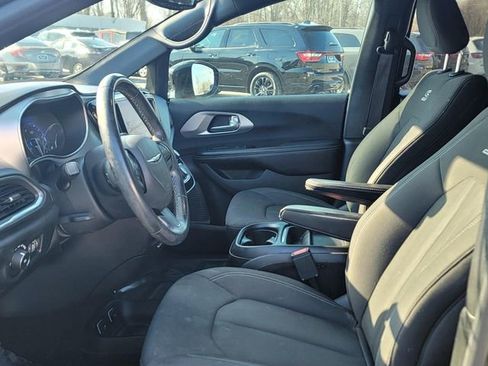 Used 2019 Chrysler Pacifica Touring Plus w/ S Appearance Package image 12