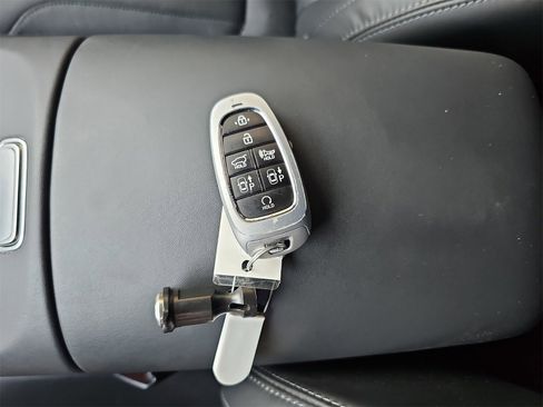 Certified 2023 Hyundai Santa Fe Calligraphy w/ Cargo Package image 13