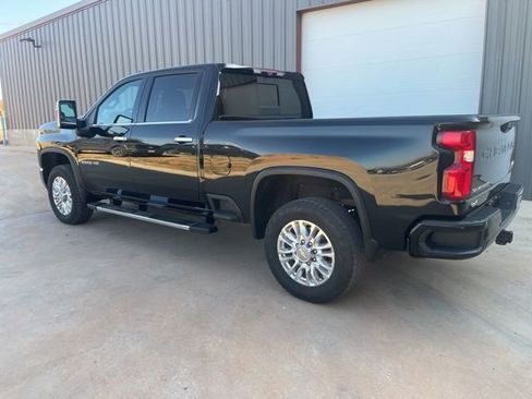 Used 2023 Chevrolet Silverado 2500 High Country w/ Technology Package image 7