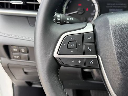 Used 2026 Toyota Highlander XLE AWD/4WD image 16