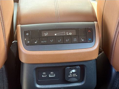 Used 2023 Nissan Pathfinder Platinum w/ Cargo Package AWD/4WD image 27