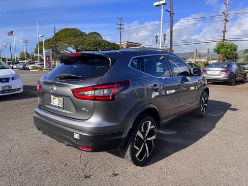 Used 2020 Nissan Rogue Sport SL image 3