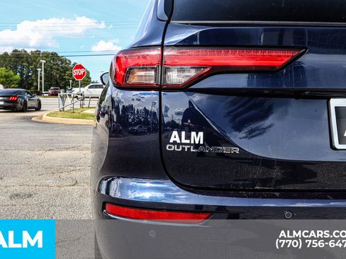 Used 2023 Mitsubishi Outlander SE image 17