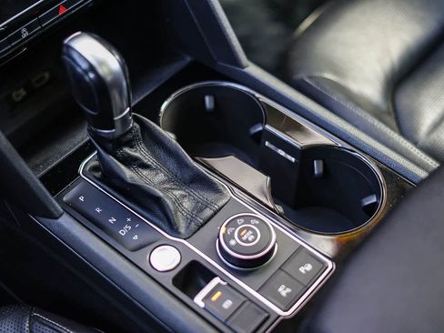 Used 2018 Volkswagen Atlas SEL Premium image 25