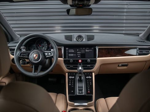 New 2025 Porsche Macan image 31