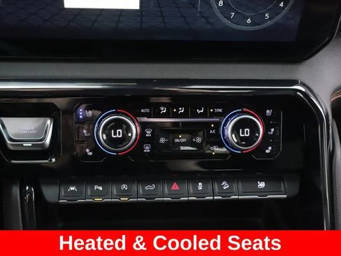 Used 2022 GMC Sierra 1500 AT4 w/ AT4 Premium Package AWD/4WD image 4