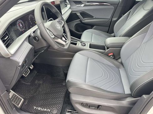 New 2026 Volkswagen Tiguan SE R-Line AWD/4WD image 15
