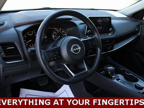 Used 2023 Nissan Rogue S image 12