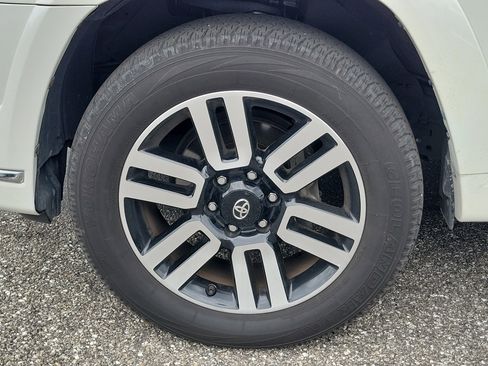 Used 2023 Toyota 4Runner Limited AWD/4WD image 4