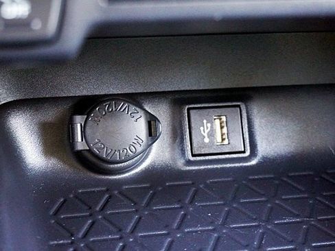 Used 2025 Toyota RAV4 LE image 28