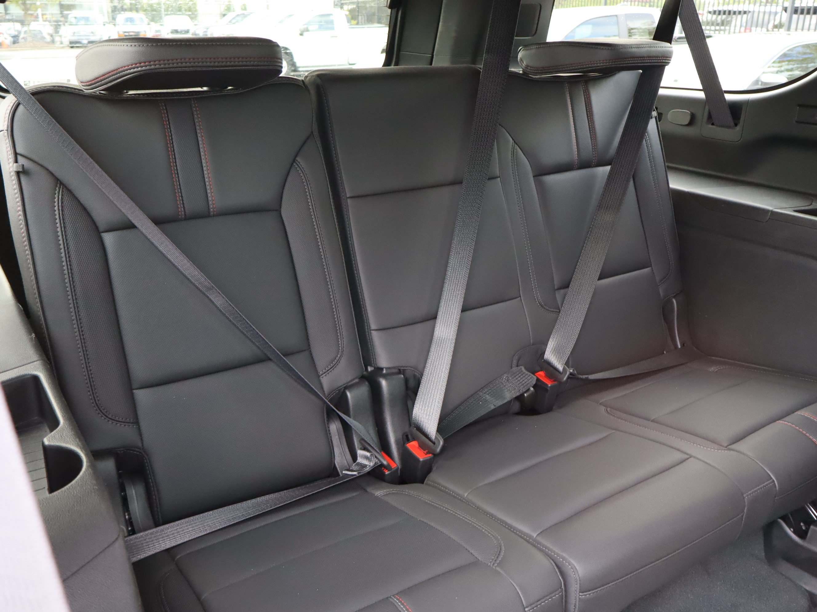 Used 2024 Chevrolet Suburban RST w/ Luxury Package AWD/4WD image 38