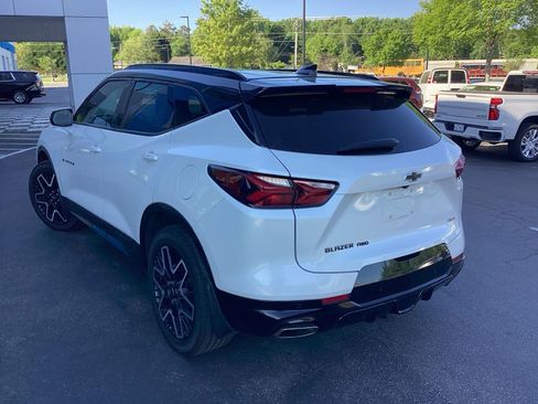 Used 2022 Chevrolet Blazer RS w/ Enhanced Convenience Package AWD/4WD image 2