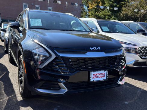 Used 2023 Kia Sportage EX image 3
