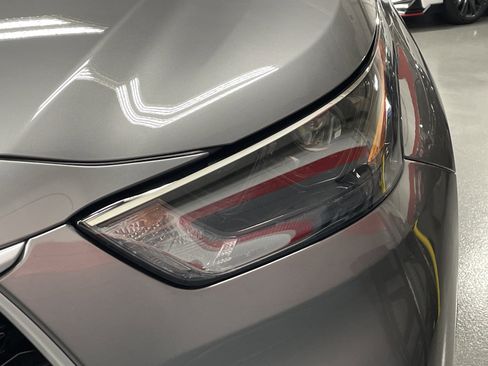 Used 2026 Toyota Highlander XLE image 6