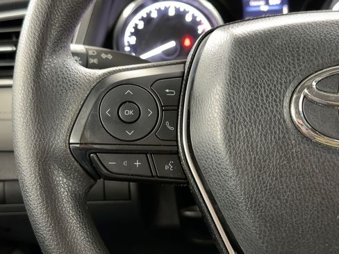 Used 2018 Toyota Camry LE image 16