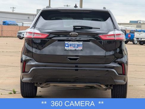 Used 2022 Ford Edge SE w/ Black Appearance Package image 4