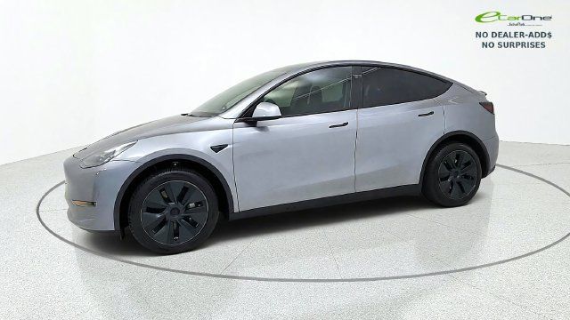 Used 2025 Tesla Model Y Long Range RWD image 5