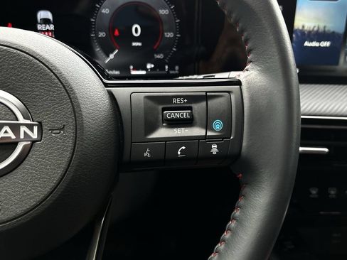 Used 2025 Nissan Kicks SR FWD image 16