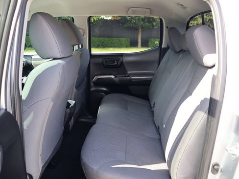 Used 2021 Toyota Tacoma SR5 RWD image 19