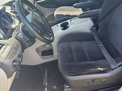 Used 2014 Dodge Grand Caravan SXT FWD image 17