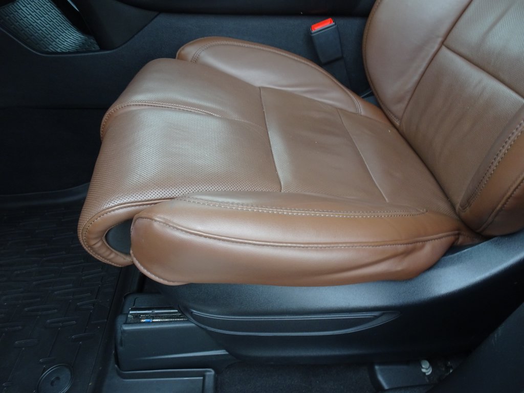 Used 2023 Lincoln Aviator Grand Touring w/ Equipment Group 301A AWD/4WD image 10