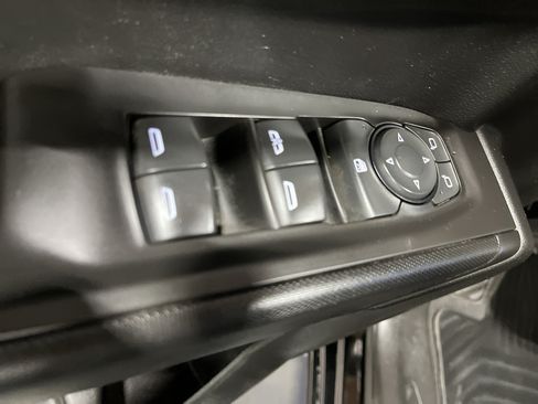 Used 2020 Chevrolet Silverado 1500 Custom w/ Custom Value Package AWD/4WD image 30