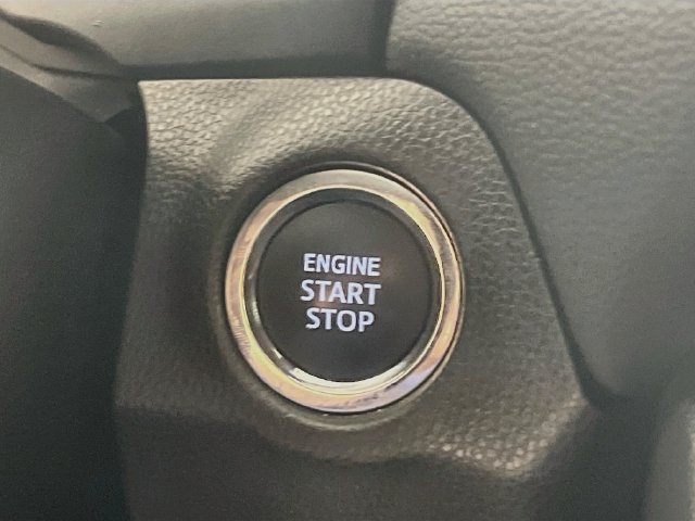 Used 2025 Toyota RAV4 XLE w/ Convenience Package FWD image 19