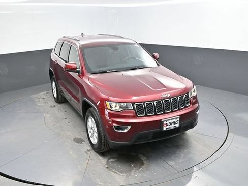 Used 2020 Jeep Grand Cherokee Laredo AWD/4WD image 38