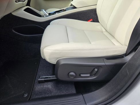 New 2026 Volvo XC40 B5 Plus w/ Protection Package Premier AWD/4WD image 14