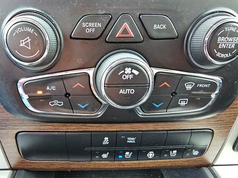 Used 2017 RAM 1500 Laramie w/ Convenience Group AWD/4WD image 42