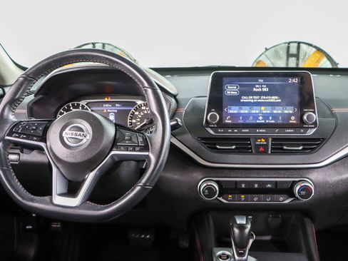 Used 2021 Nissan Altima 2.5 SR FWD image 17