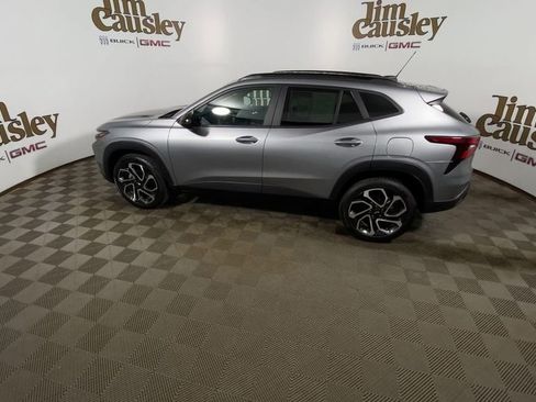 Used 2025 Chevrolet Trax RS w/ Driver Confidence Package image 5