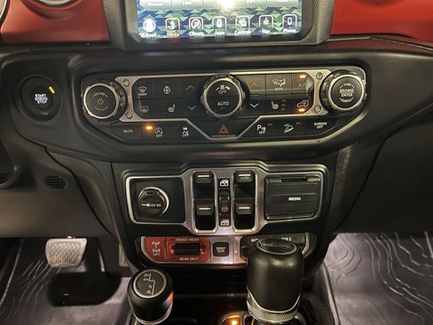 Used 2019 Jeep Wrangler Unlimited Rubicon AWD/4WD image 21