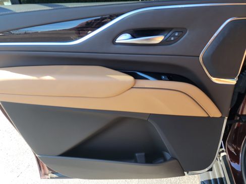 Used 2023 Cadillac Escalade ESV Premium Luxury w/ Performance Package image 17