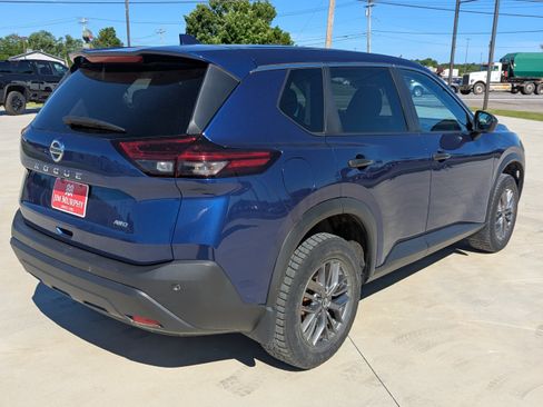 Used 2021 Nissan Rogue S AWD/4WD image 4