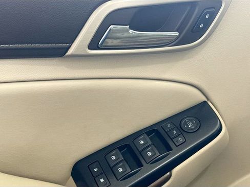 Used 2019 GMC Yukon XL Denali image 19