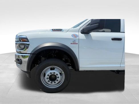 New 2026 RAM 5500 Tradesman w/ Chrome Appearance Group AWD/4WD image 23