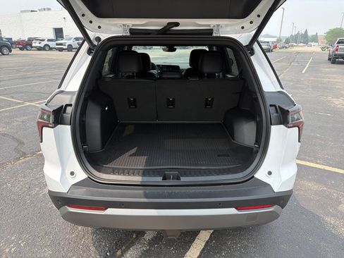 New 2027 Chevrolet Equinox LT w/ Convenience Package II AWD/4WD image 33
