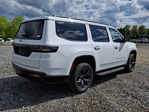 New 2026 Jeep Grand Wagoneer Limited AWD/4WD image 4