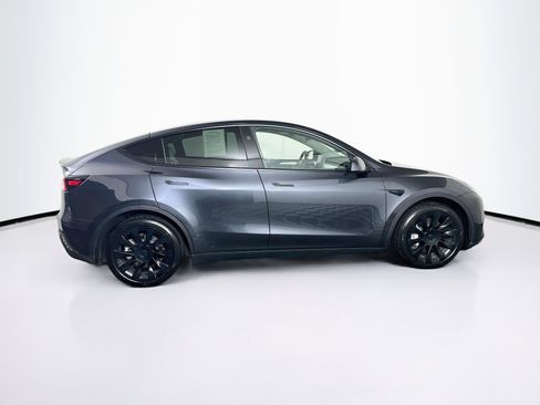 Used 2024 Tesla Model Y Long Range AWD/4WD image 10