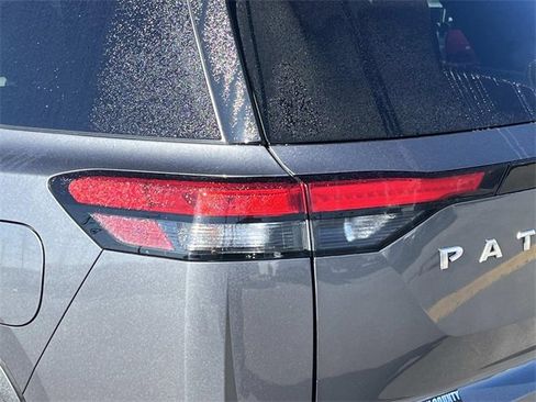 Used 2023 Nissan Pathfinder SL image 9