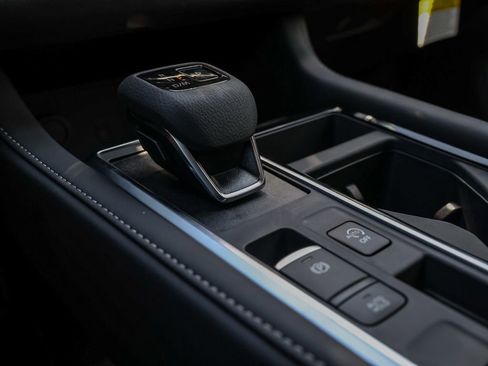 New 2026 Nissan Pathfinder SL FWD image 28