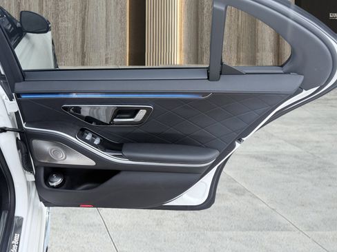 Used 2023 Mercedes-Benz S 580 4MATIC Sedan image 45