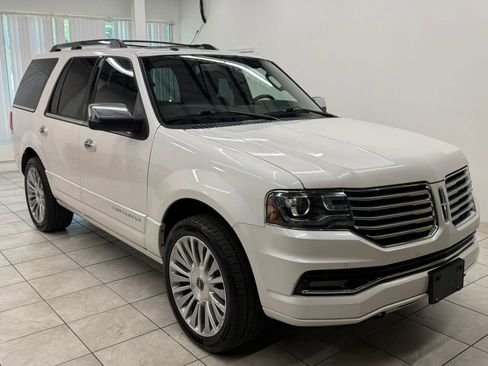 Used 2017 Lincoln Navigator Select AWD/4WD image 1