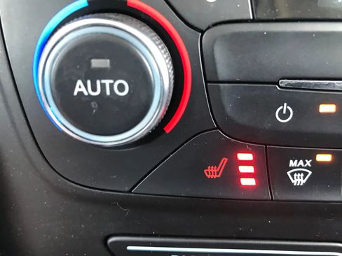 Used 2017 Ford Escape Titanium image 27